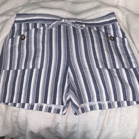 New York Clothing Company (NYCC) Linen Blend Shorts - Picture 2 of 3